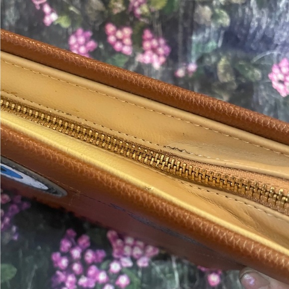 Rare Limited Edition Cakeworthy Hocus Pocus Book of Spells Clutch - Picture 4 of 12